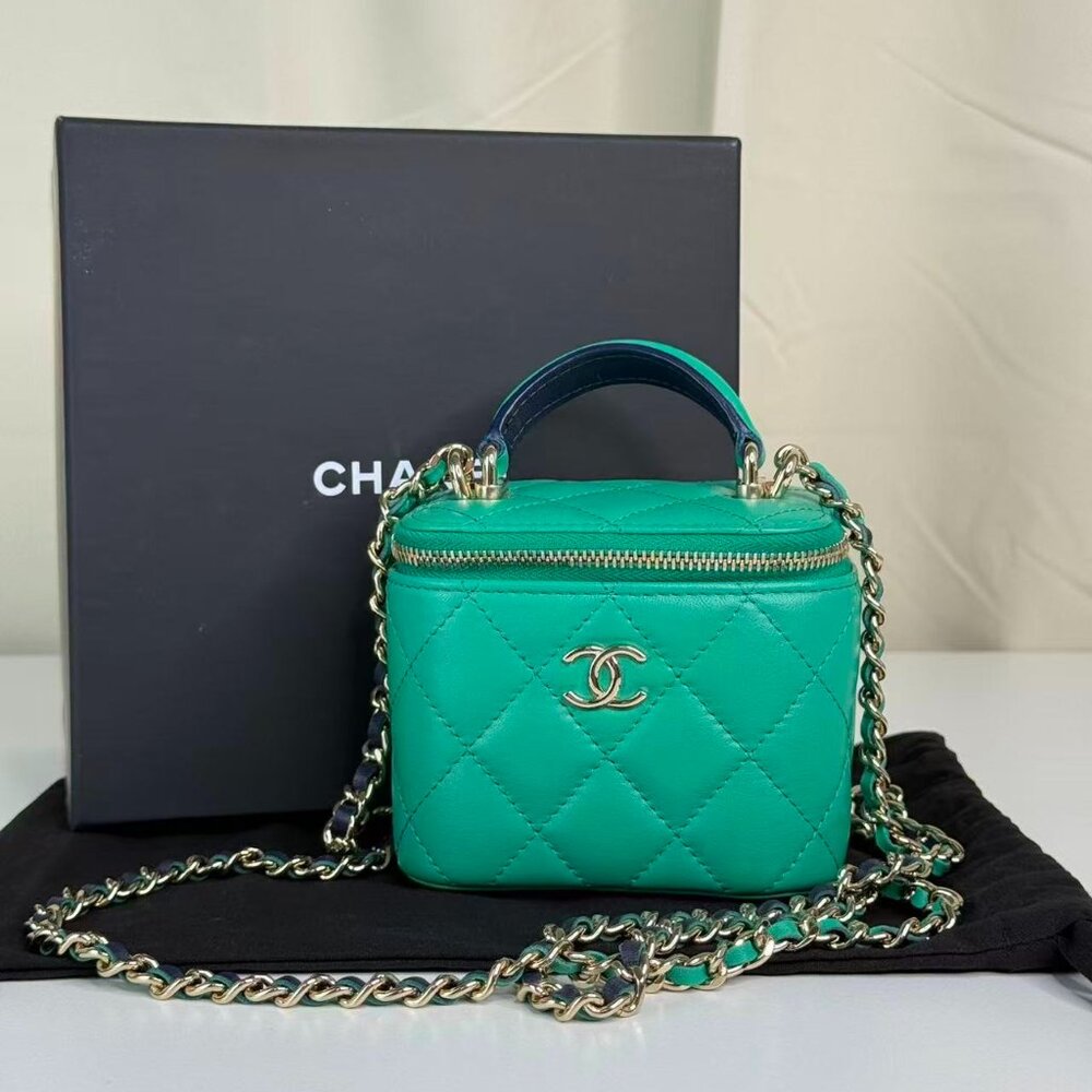 Chanel Green Small Vanity Chain Shoulder Bag Crossbody Style